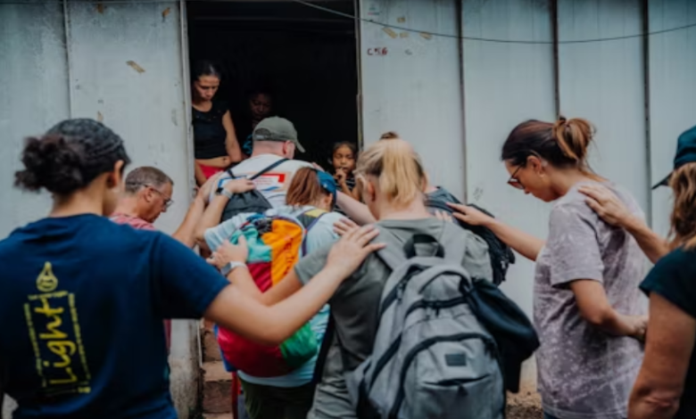 The Efficiency and Savings of Group Travel to a New Destination